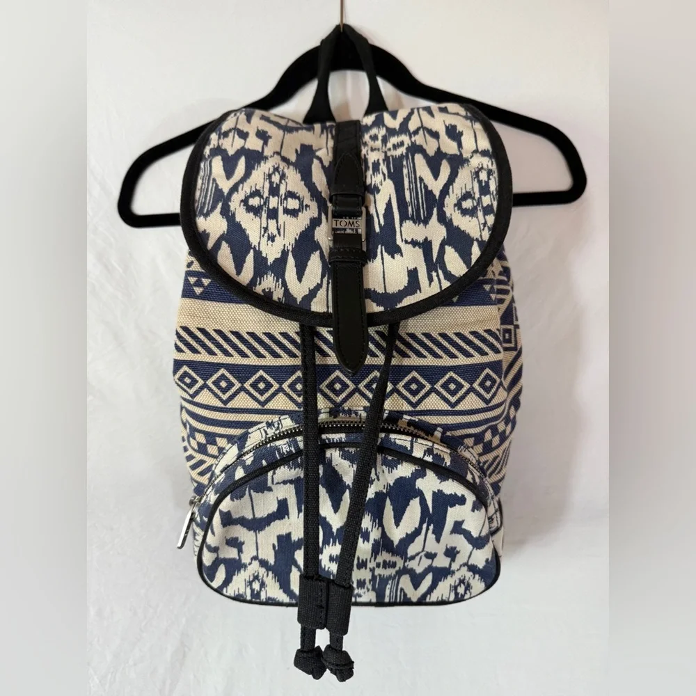 TOMS Aztec Blue Cream Beige Adjustable Strap Magnetic Clasp Canvas Backpack
